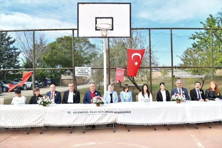 yetistirme yurdunda geleneksel pilav gunu etkinligi duzenlendi pdcb6arn.jpg